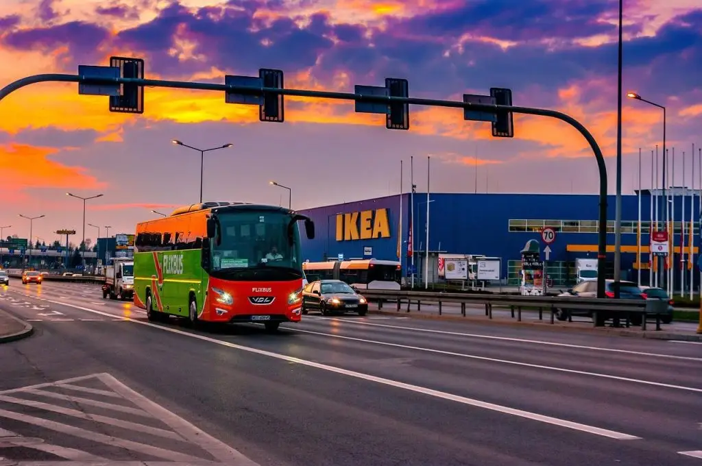 IKEA Breda winkelinterieur met breed assortiment aan meubels en woonartikelen voor bezoekers